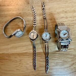Vintage Women’s Quartz Watch Lot Jewelry Watches Japan Movement Carriage Chicos